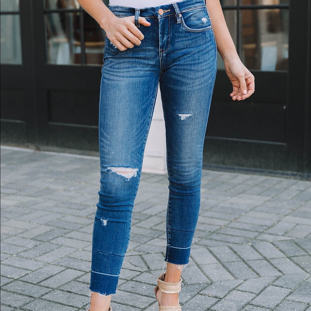 BLANK NYC Distressed Frayed Hem Skinny Jeans